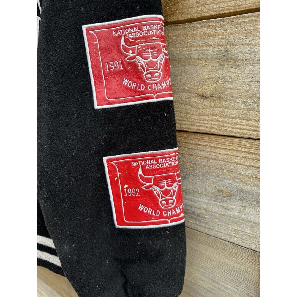 Vintage Rare Chicago Bulls NBA Championships Jacket Large Reversible *READ DES** - Picture 6 of 16